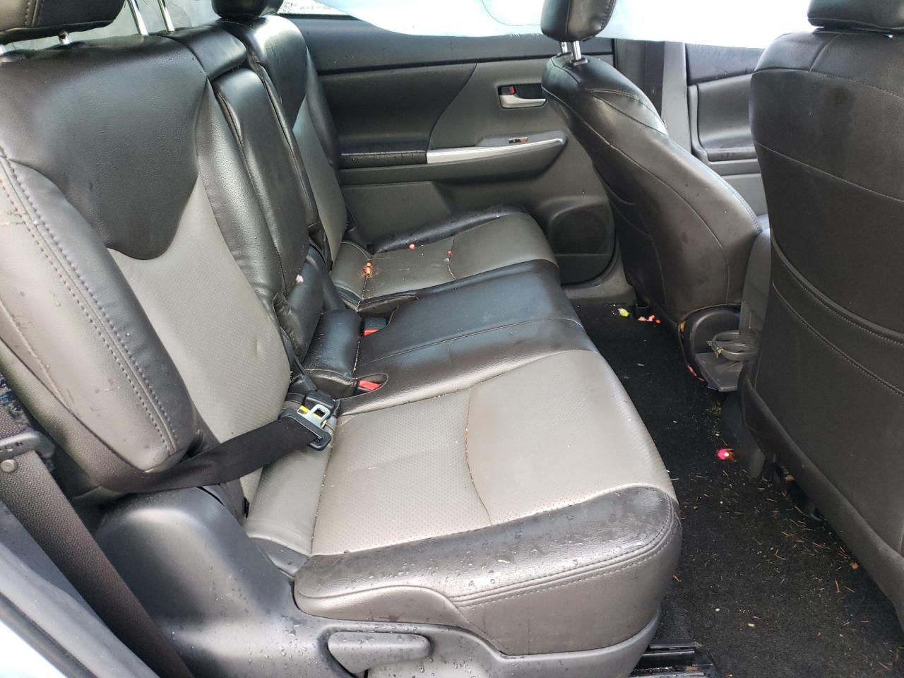 Photo 6 from auction – 2012 TOYOTA PRIUS V with VIN JTDZN3EU9C3060948