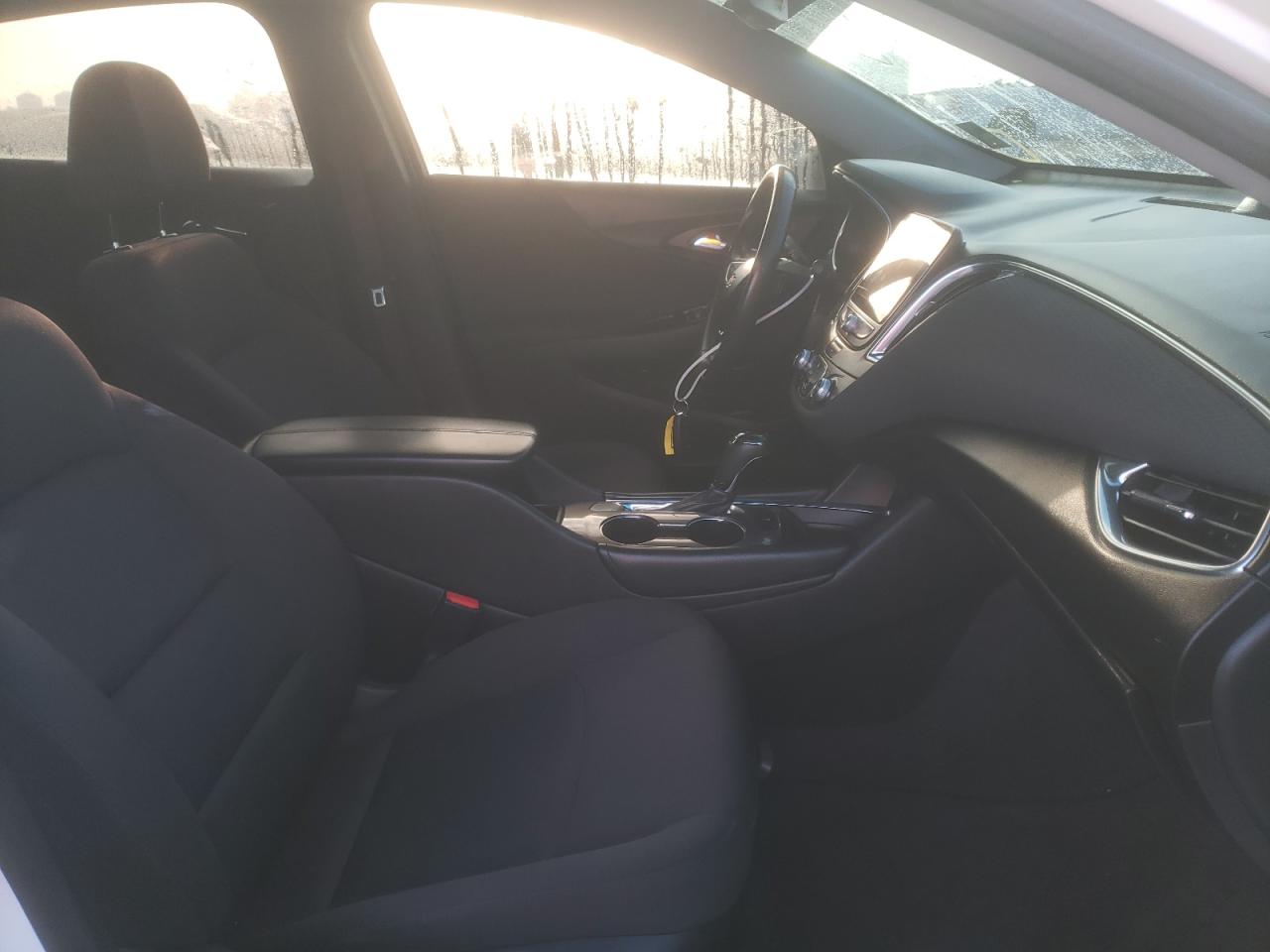 Photo 5 from auction – 2018 CHEVROLET MALIBU LT with VIN 1G1ZD5ST9JF144248