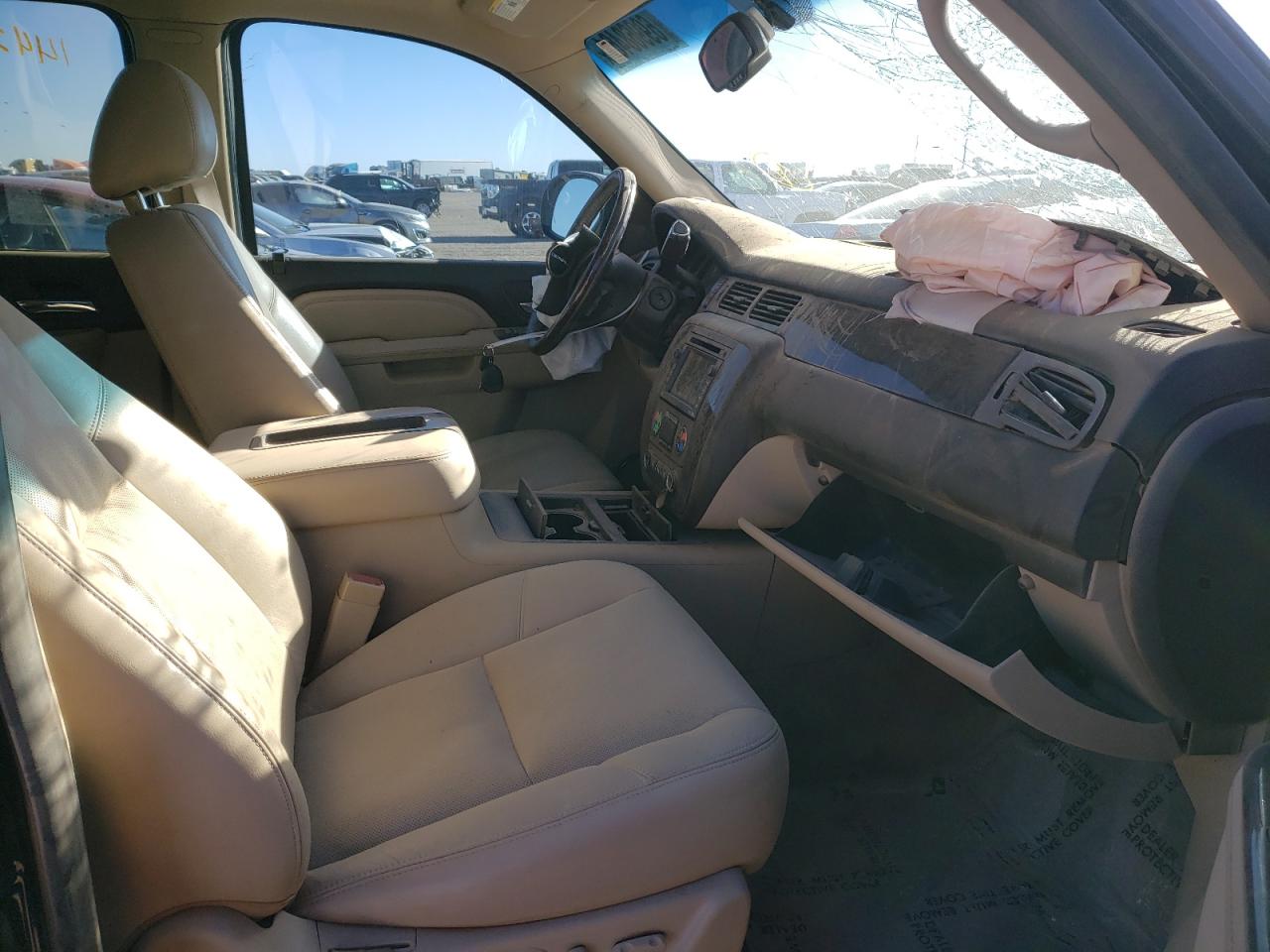 Photo 5 from auction – 2010 GMC YUKON DENA with VIN 1GKUKEEF5AR231063