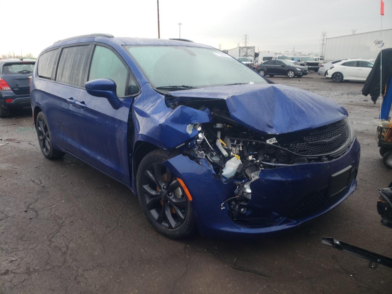 CHRYSLER PACIFICA T 2019 with VIN 2C4RC1EG4KR569890 - Photo from auction