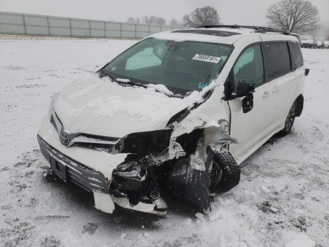 Photo 2 from auction – 2018 TOYOTA SIENNA XLE with VIN 5TDDZ3DC0JS203563