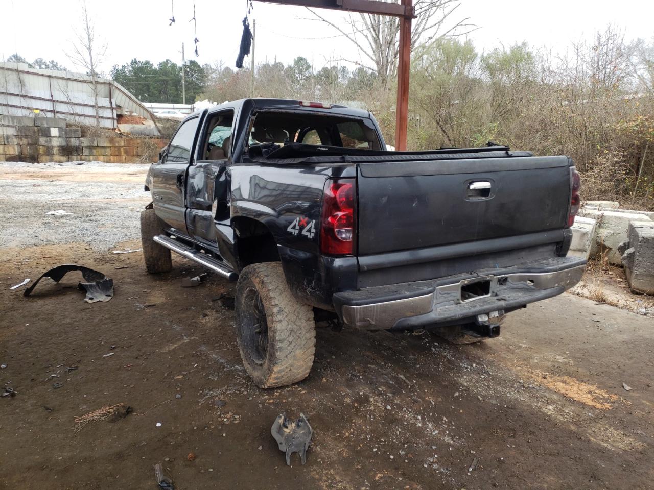 Photo 3 from auction – 2004 CHEVROLET SILVERADO with VIN 1GCHK23284F224951