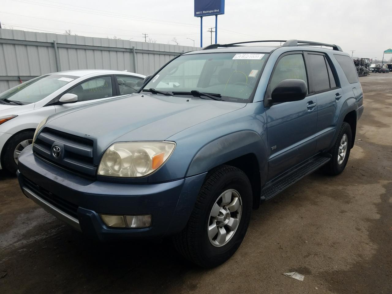 Photo 2 from auction – 2003 TOYOTA 4RUNNER SR with VIN JTEZU14R530015331