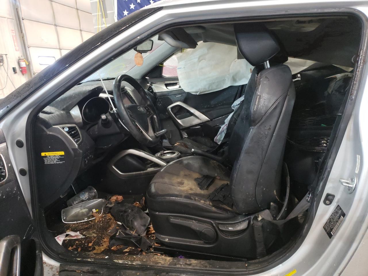 Photo 5 from auction – 2012 HYUNDAI VELOSTER with VIN KMHTC6AD9CU054169