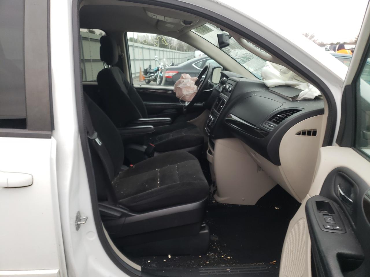 Photo 5 from auction – 2016 DODGE GRAND CARA with VIN 2C4RDGBG9GR155452