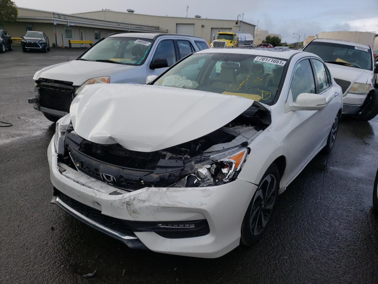 Photo 2 from auction – 2016 HONDA ACCORD EX with VIN 1HGCR2F76GA068554