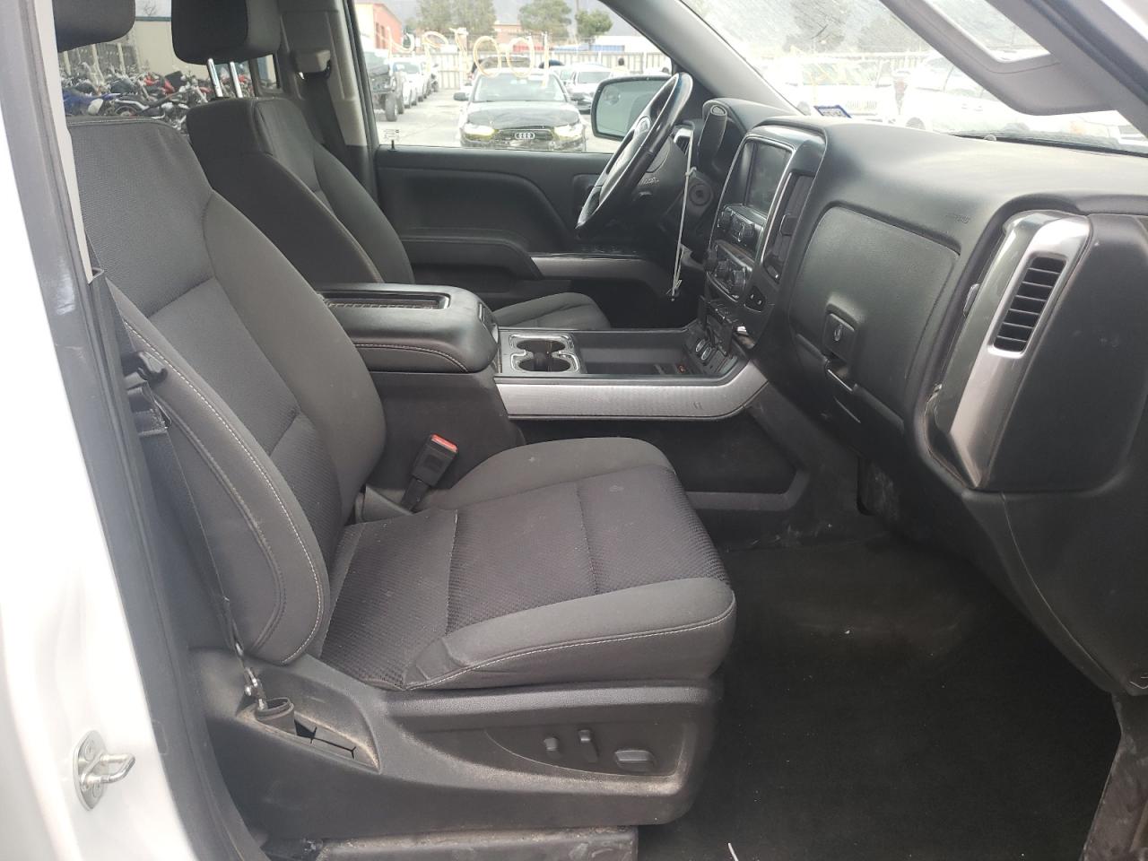 Photo 5 from auction – 2018 CHEVROLET SILVERADO with VIN 3GCUKREC9JG351487