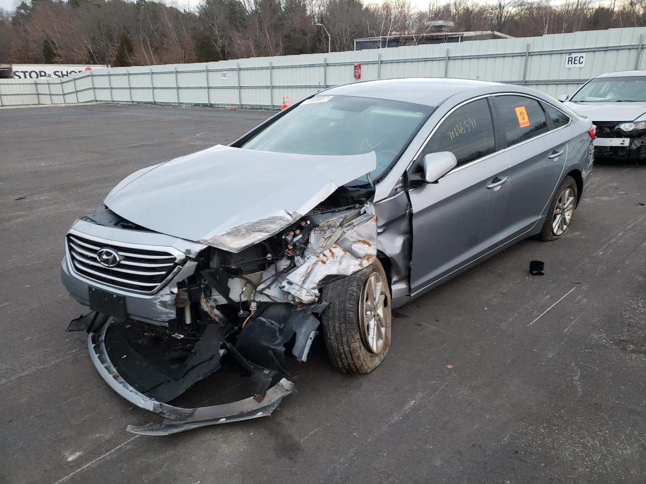 Photo 2 from auction – 2016 HYUNDAI SONATA SE with VIN 5NPE24AF7GH308287
