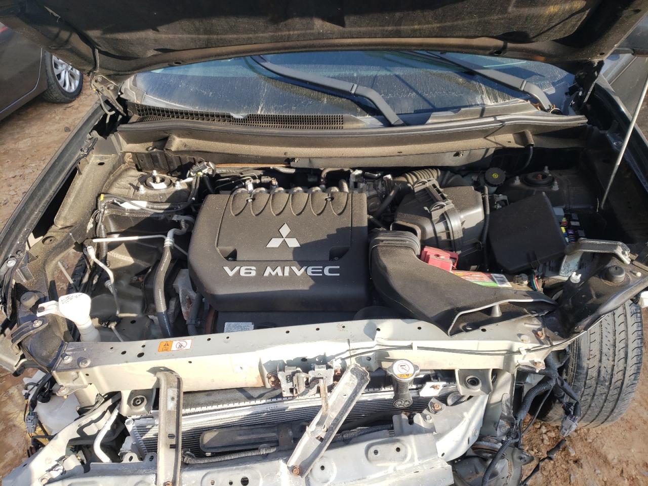 Photo 7 from auction – 2014 MITSUBISHI OUTLANDER with VIN JA4JZ4AX4EZ000724