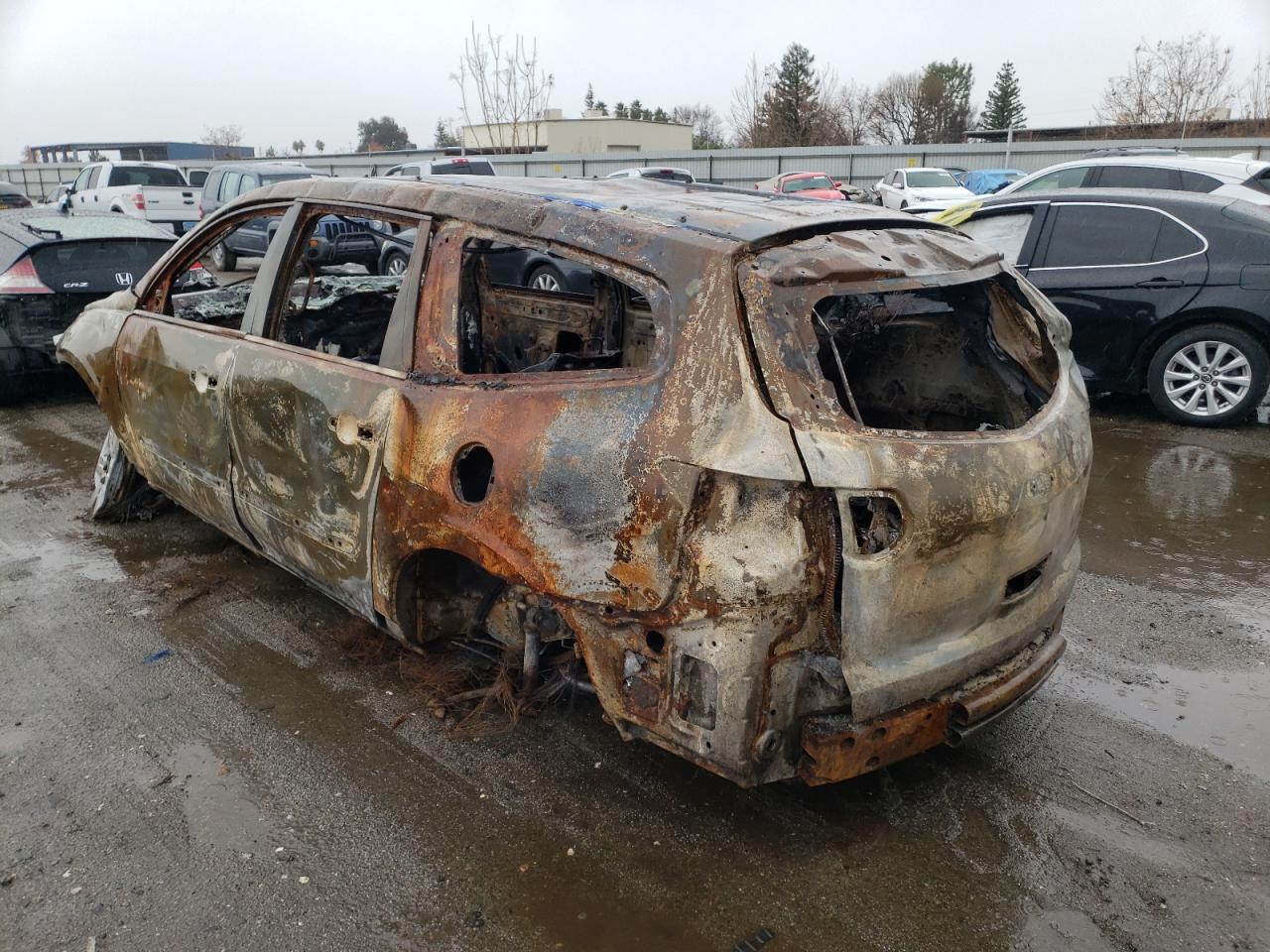 Photo 3 from auction – 2011 CHEVROLET TRAVERSE L with VIN 1GNKRJED4BJ142632