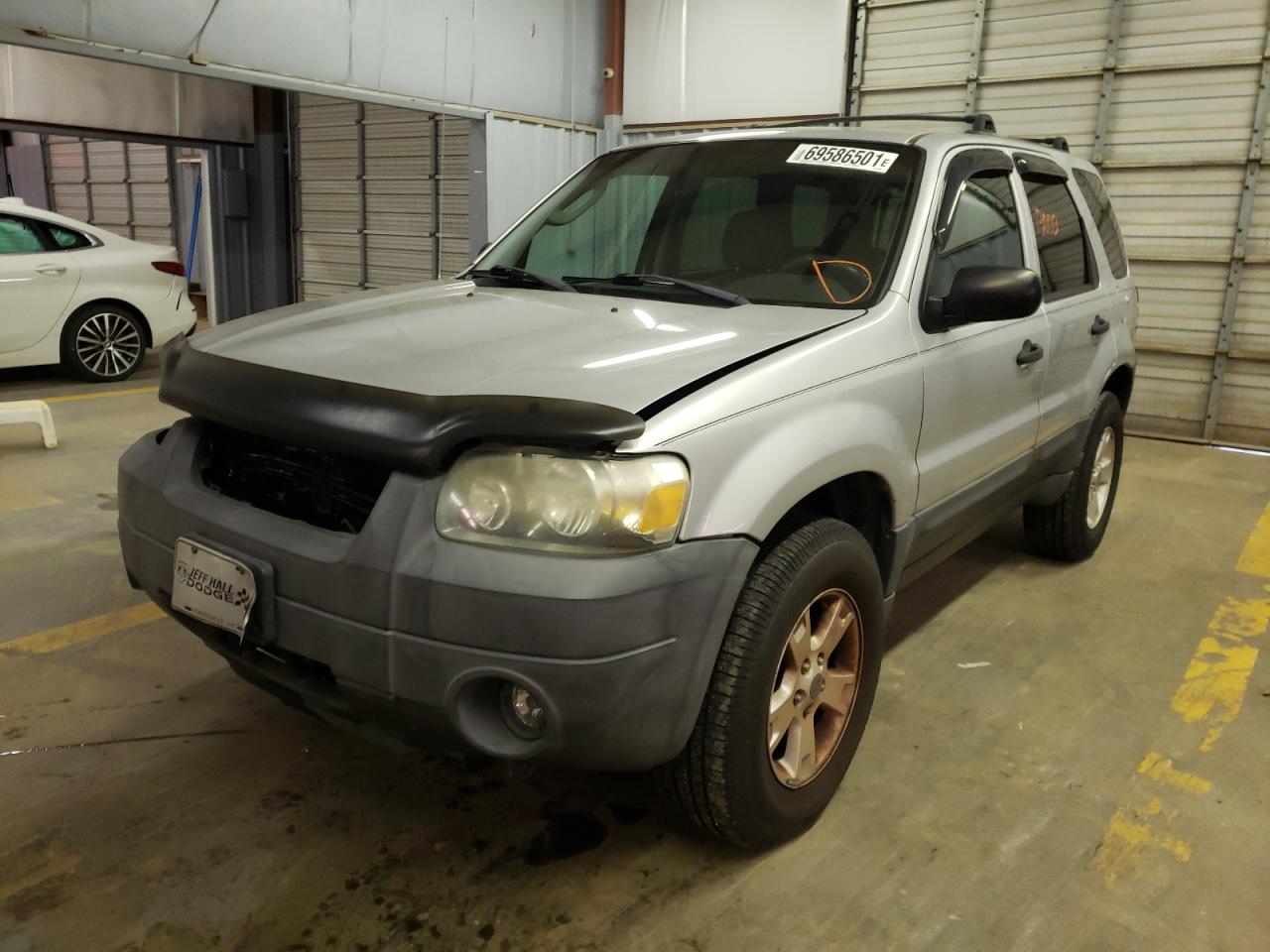 Photo 2 from auction – 2005 FORD ESCAPE XLT with VIN 1FMYU93145DA04323