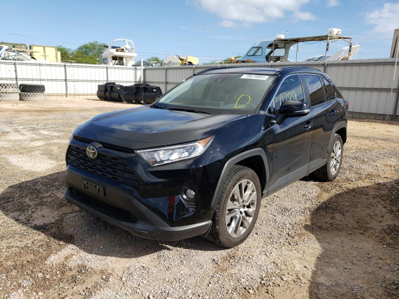 Photo 2 from auction – 2021 TOYOTA RAV4 XLE P with VIN JTMC1RFV3MD063500