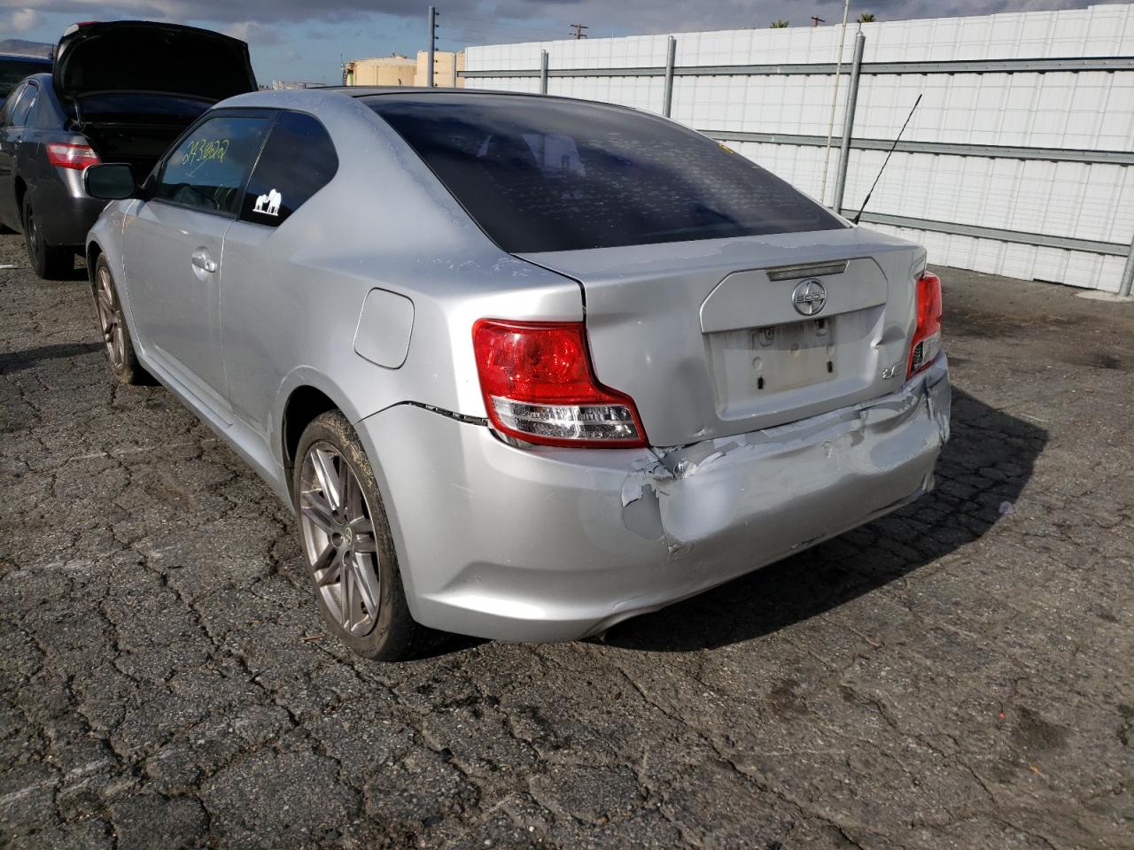 Photo 3 from auction – 2011 TOYOTA SCION TC with VIN JTKJF5C74B3009268