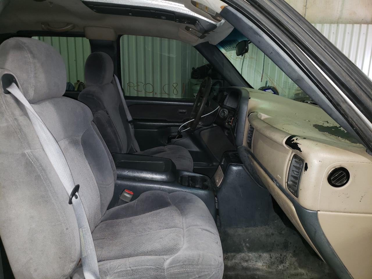 Photo 5 from auction – 2001 CHEVROLET SILVERADO with VIN 2GCEC19T811210237