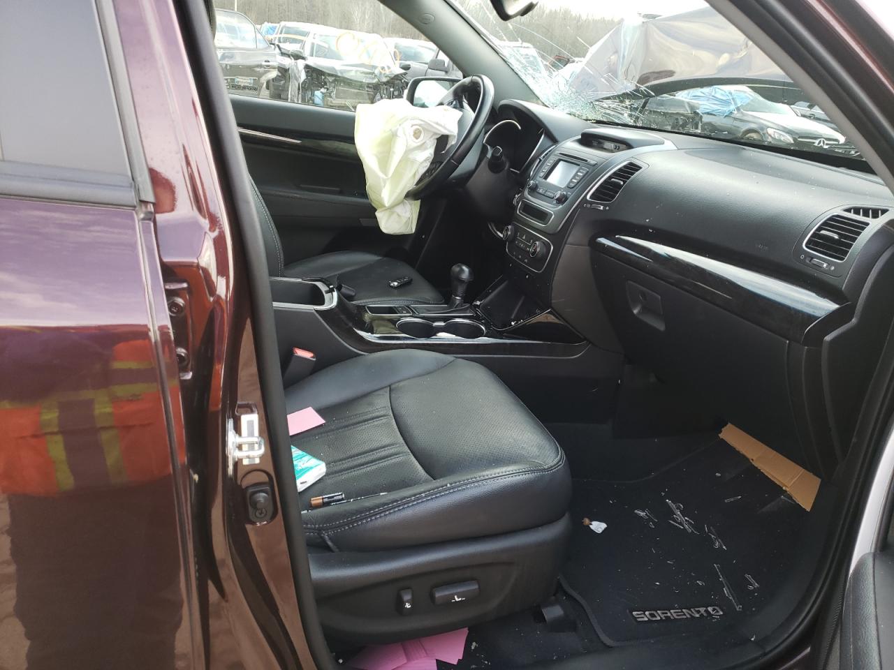 Photo 5 from auction – 2015 KIA SORENTO EX with VIN 5XYKU4A77FG642010