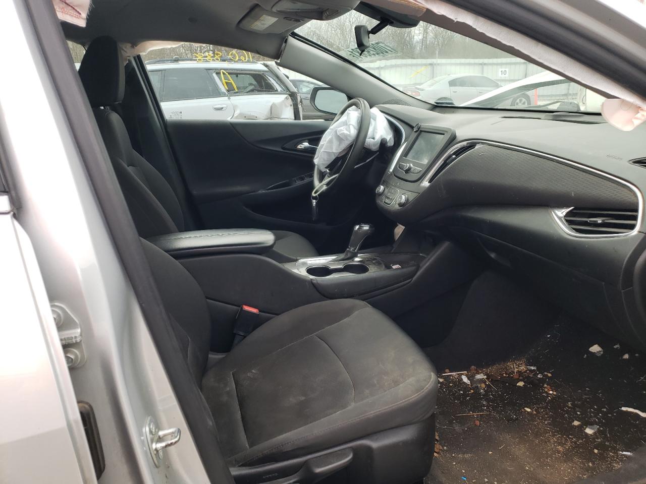Photo 5 from auction – 2017 CHEVROLET MALIBU LT with VIN 1G1ZE5ST0HF115776