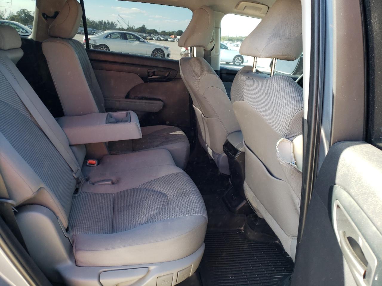 Photo 6 from auction – 2021 TOYOTA HIGHLANDER with VIN 5TDZZRAH7MS068420