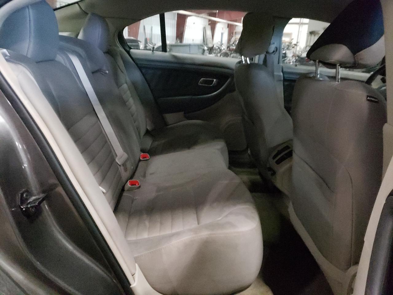 Photo 6 from auction – 2011 FORD TAURUS SE with VIN 1FAHP2DW0BG189886