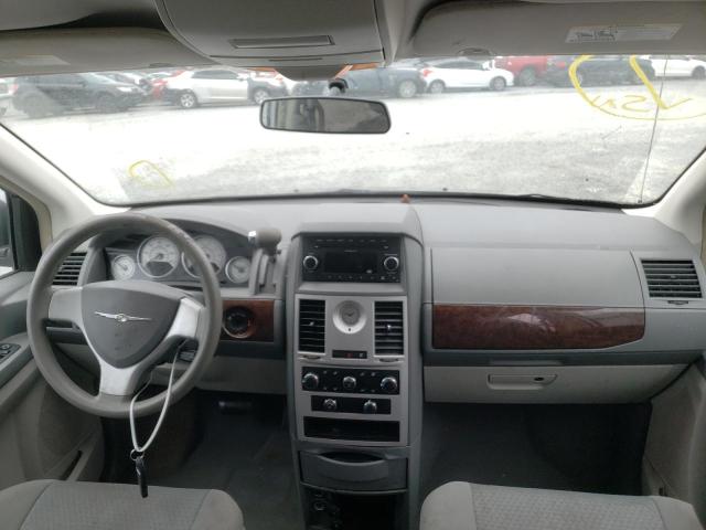 Photo 9 from auction – 2010 CHRYSLER TOWN & COU with VIN 2A4RR2D16AR399123