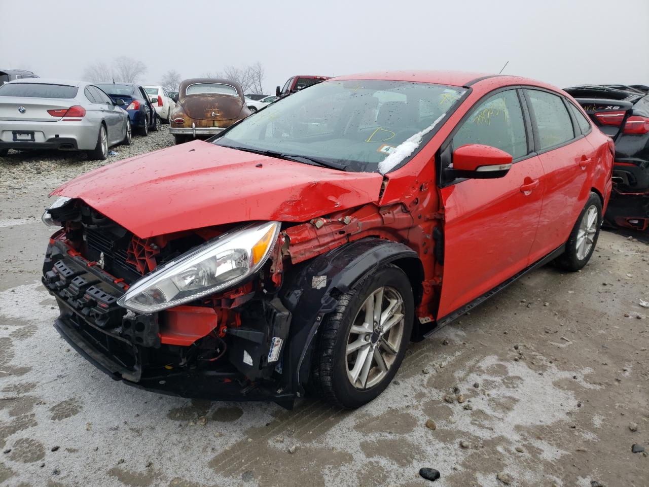 Photo 2 from auction – 2016 FORD FOCUS SE with VIN 1FADP3F28GL353978