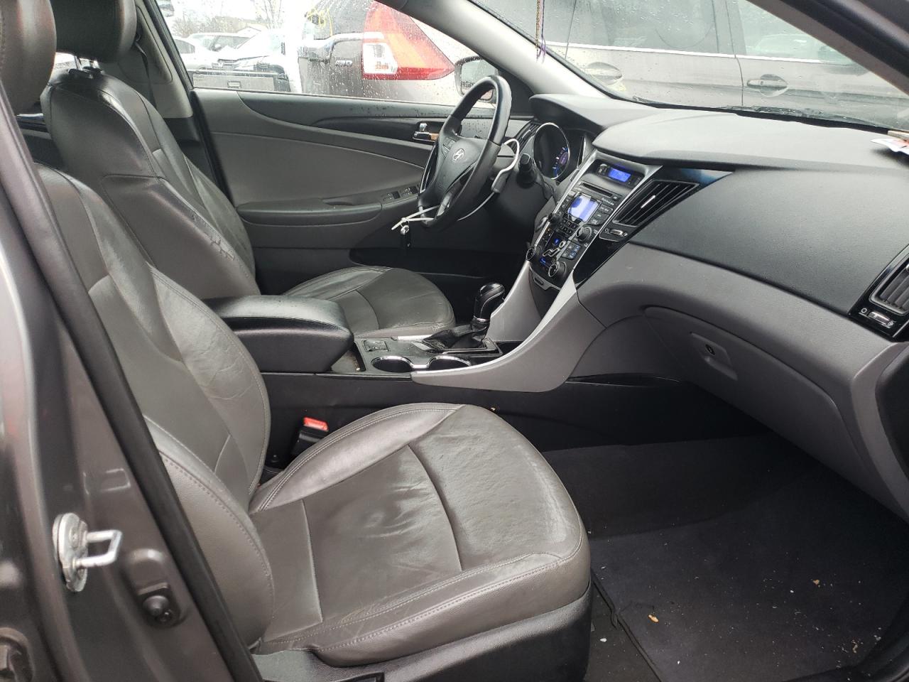 Photo 5 from auction – 2012 HYUNDAI SONATA SE with VIN 5NPEC4AB4CH457616