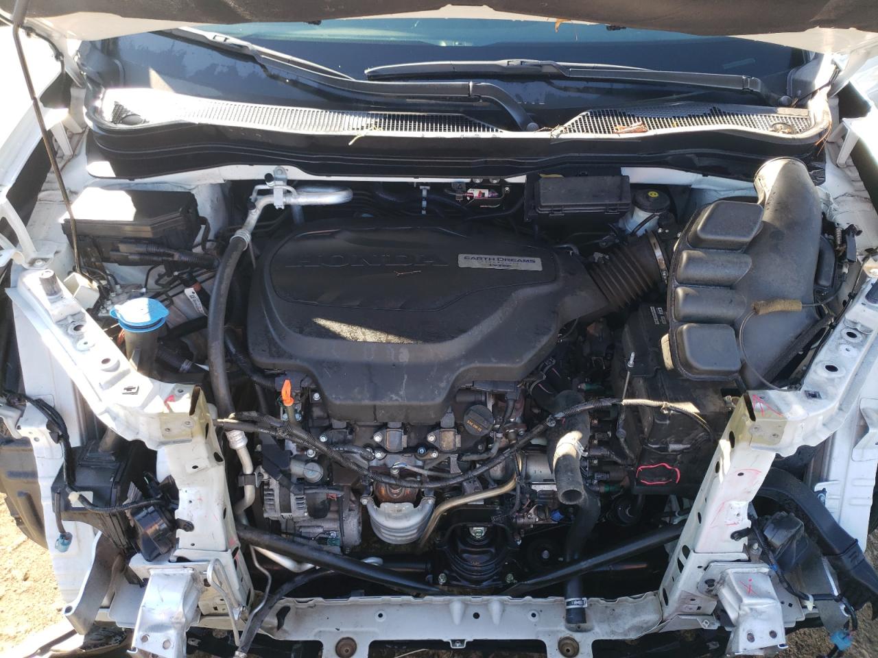 Photo 7 from auction – 2018 HONDA PILOT LX with VIN 5FNYF5H10JB031697