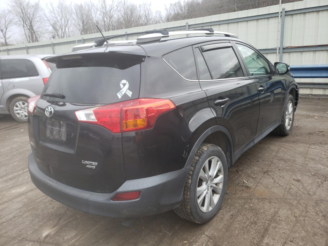 Photo 4 from auction – 2013 TOYOTA RAV4 LIMIT with VIN 2T3DFREV4DW058185