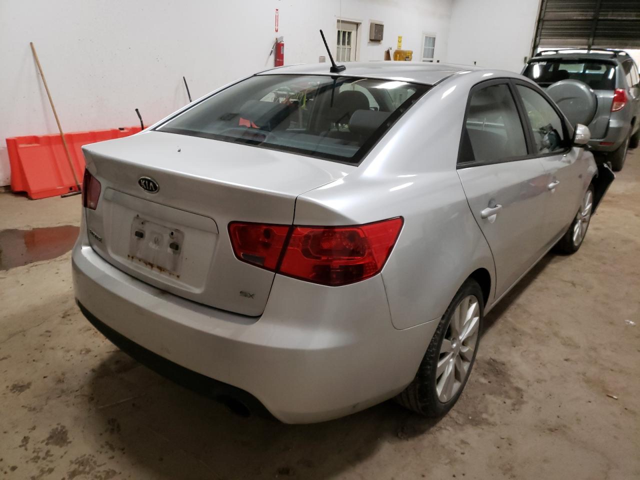 Photo 4 from auction – 2010 KIA FORTE SX with VIN KNAFW4A31A5119377