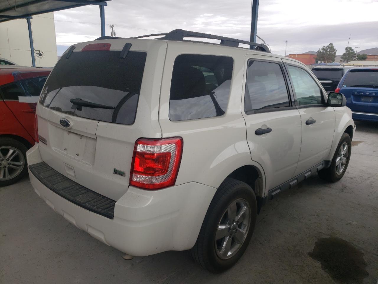 Photo 4 from auction – 2010 FORD ESCAPE XLT with VIN 1FMCU9DG0AKA63260