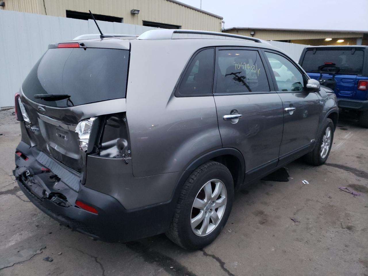 Photo 4 from auction – 2012 KIA SORENTO BA with VIN 5XYKTDA63CG300611