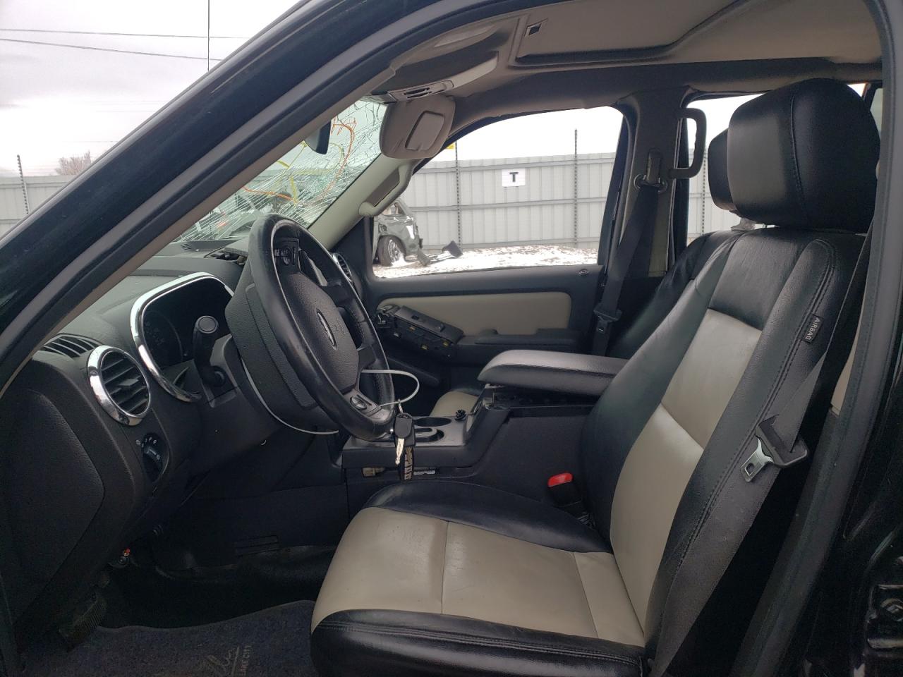 Photo 5 from auction – 2007 FORD EXPLORER S with VIN 1FMEU53897UA88814