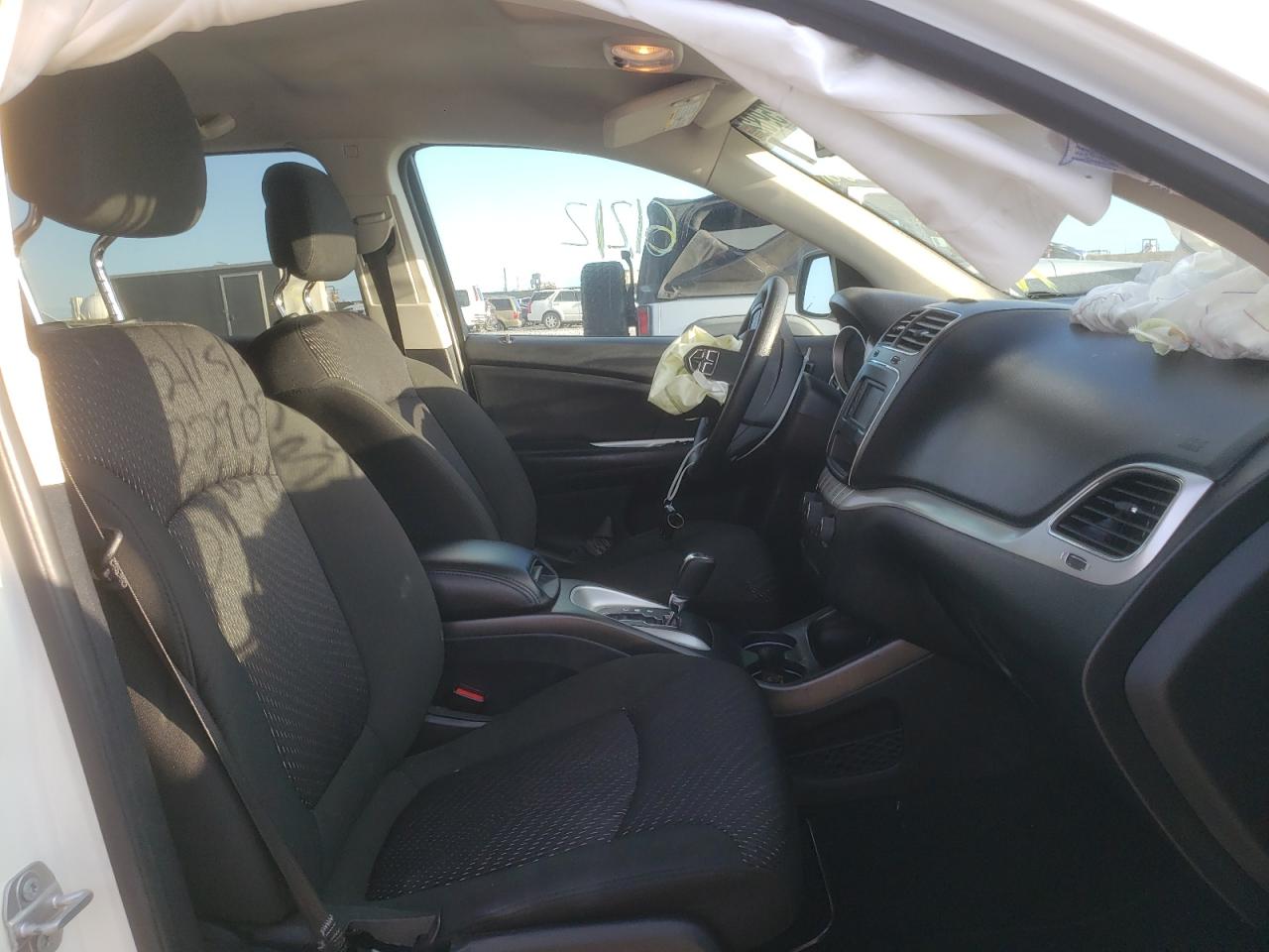 Photo 5 from auction – 2019 DODGE JOURNEY SE with VIN 3C4PDCAB7KT864134