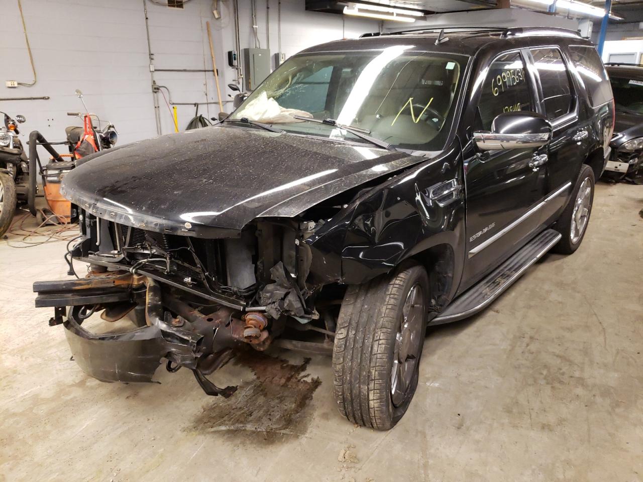 Photo 2 from auction – 2010 CADILLAC ESCALADE L with VIN 1GYUKBEF7AR150764