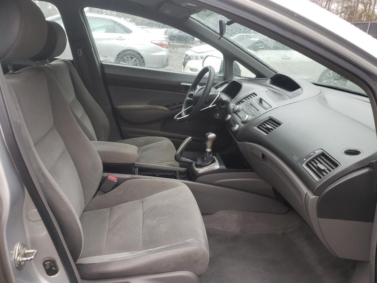 Photo 5 from auction – 2006 HONDA CIVIC LX with VIN 2HGFA15536H511774