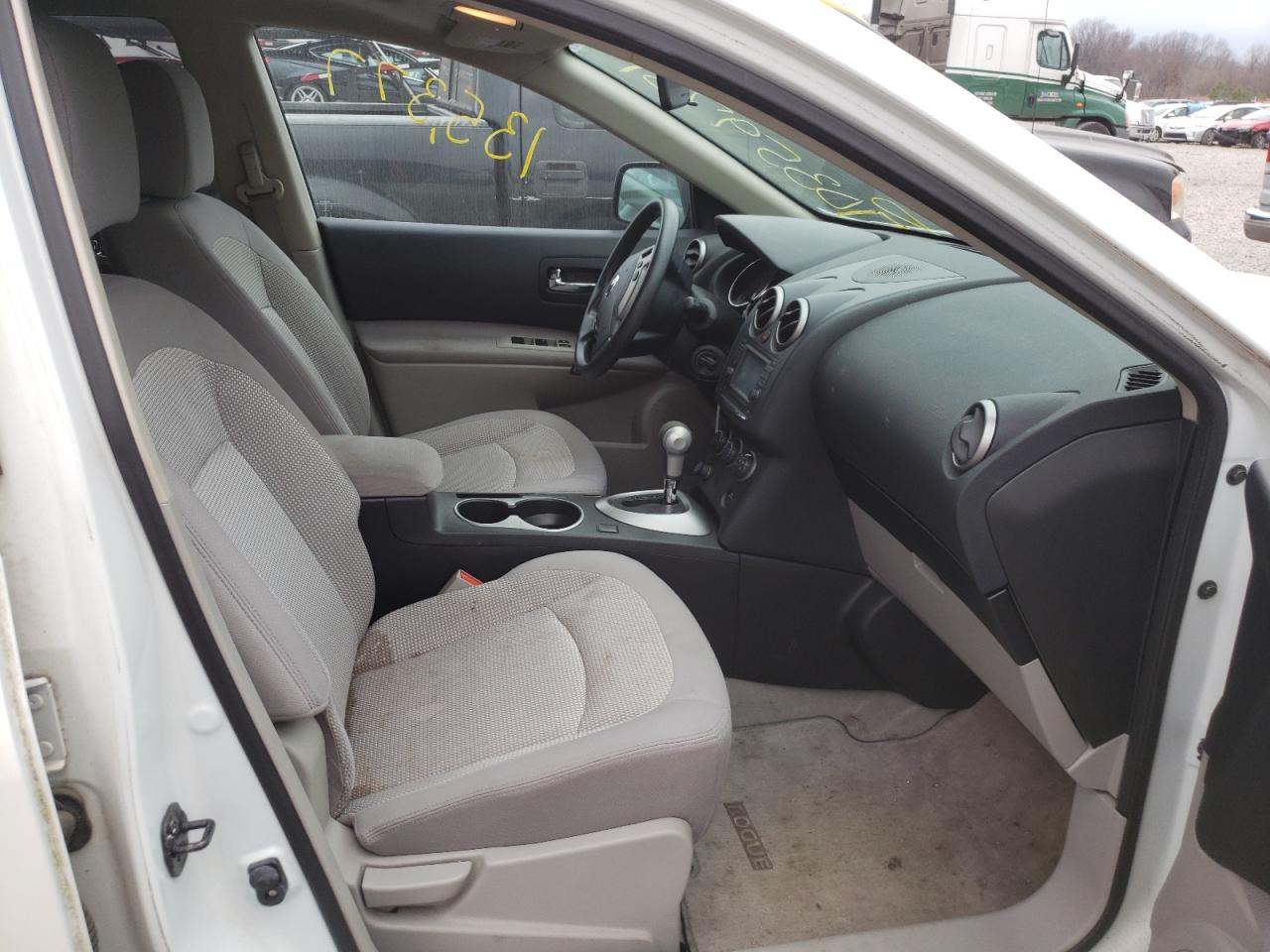 Photo 5 from auction – 2012 NISSAN ROGUE S with VIN JN8AS5MT1CW277455