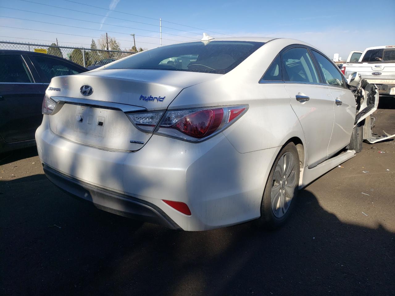 Photo 4 from auction – 2014 HYUNDAI SONATA HYB with VIN KMHEC4A47EA102222