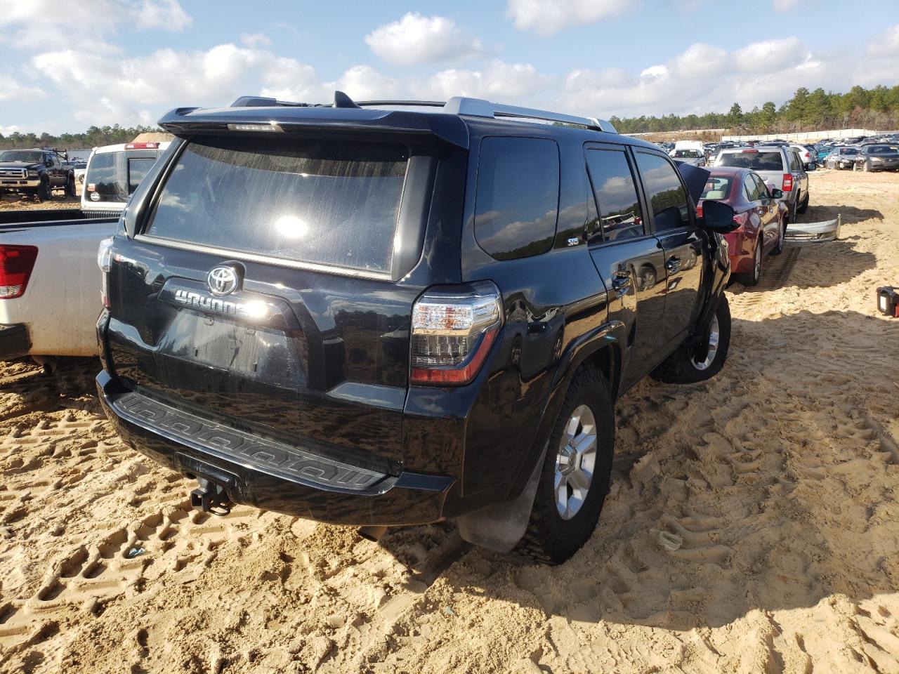 Photo 4 from auction – 2017 TOYOTA 4RUNNER SR with VIN JTEZU5JR9H5154044