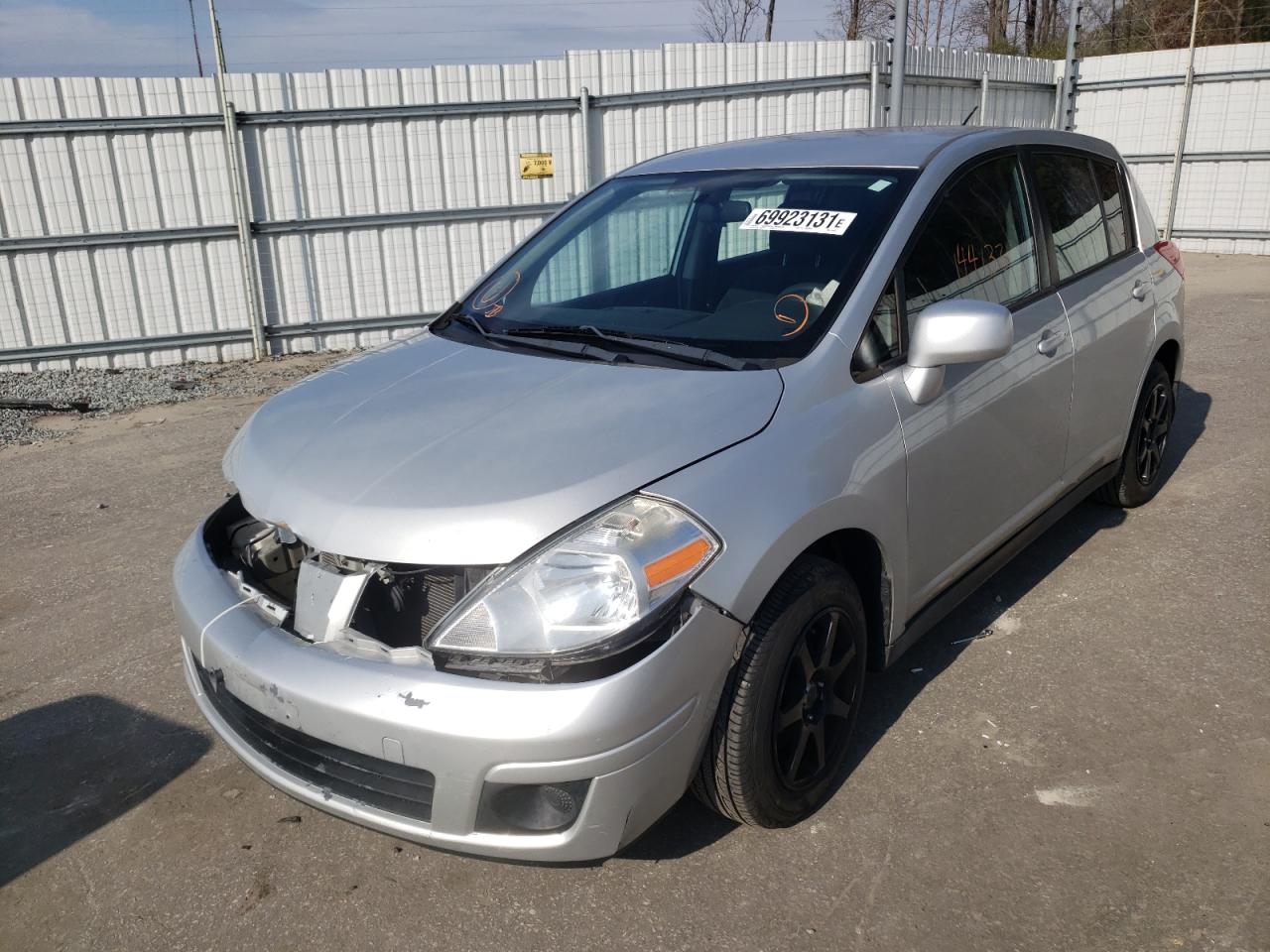 Фото 2 с аукциона – 2011 NISSAN VERSA S с VIN 3N1BC1CP2BL420642