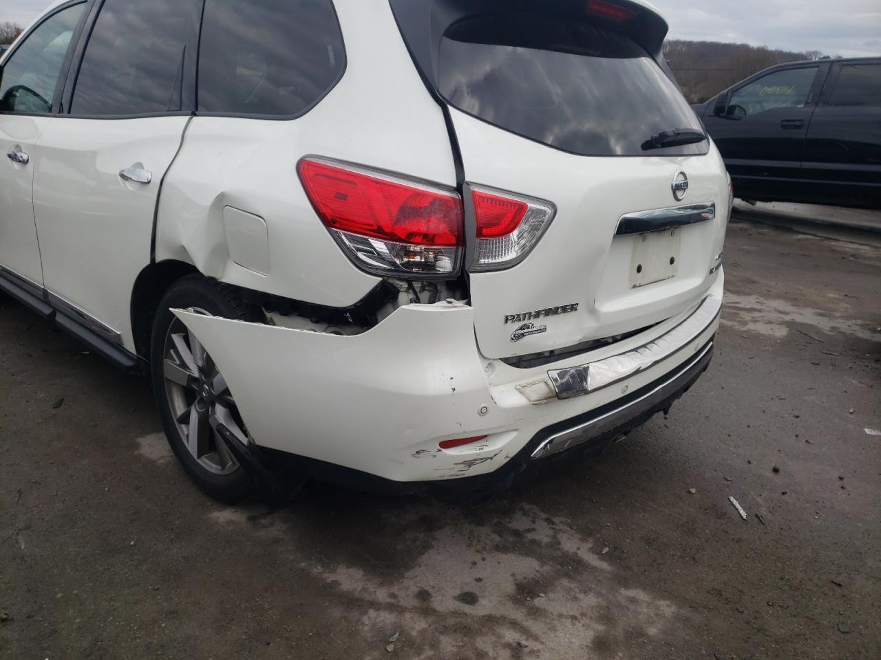 Photo 9 from auction – 2015 NISSAN PATHFINDER with VIN 5N1AR2MM2FC632987