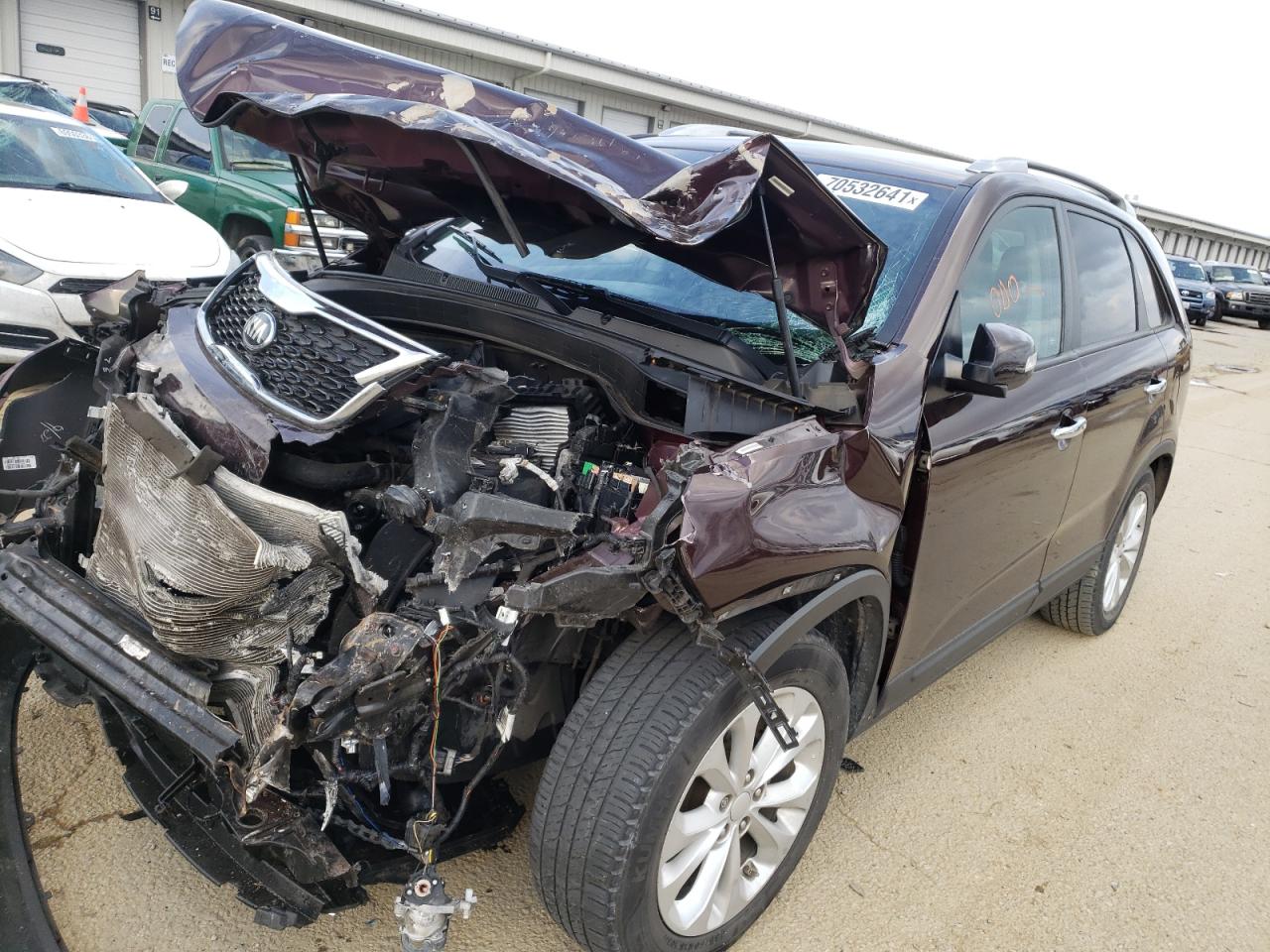 Photo 2 from auction – 2015 KIA SORENTO EX with VIN 5XYKU4A77FG642010