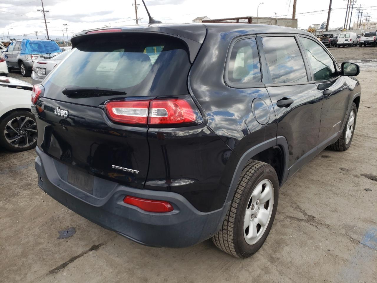 Photo 4 from auction – 2015 JEEP CHEROKEE S with VIN 1C4PJLAB6FW539127