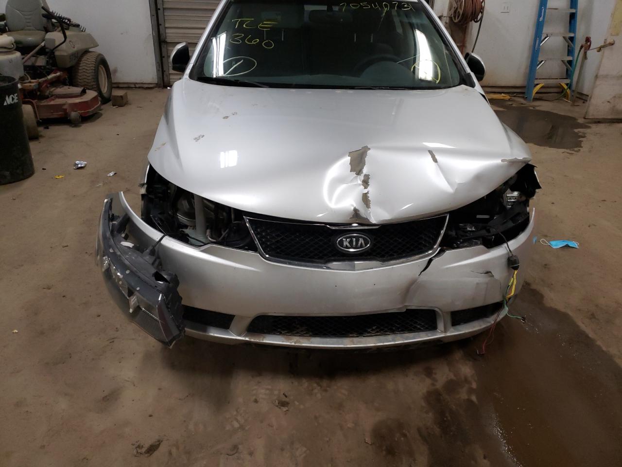 Photo 9 from auction – 2010 KIA FORTE SX with VIN KNAFW4A31A5119377
