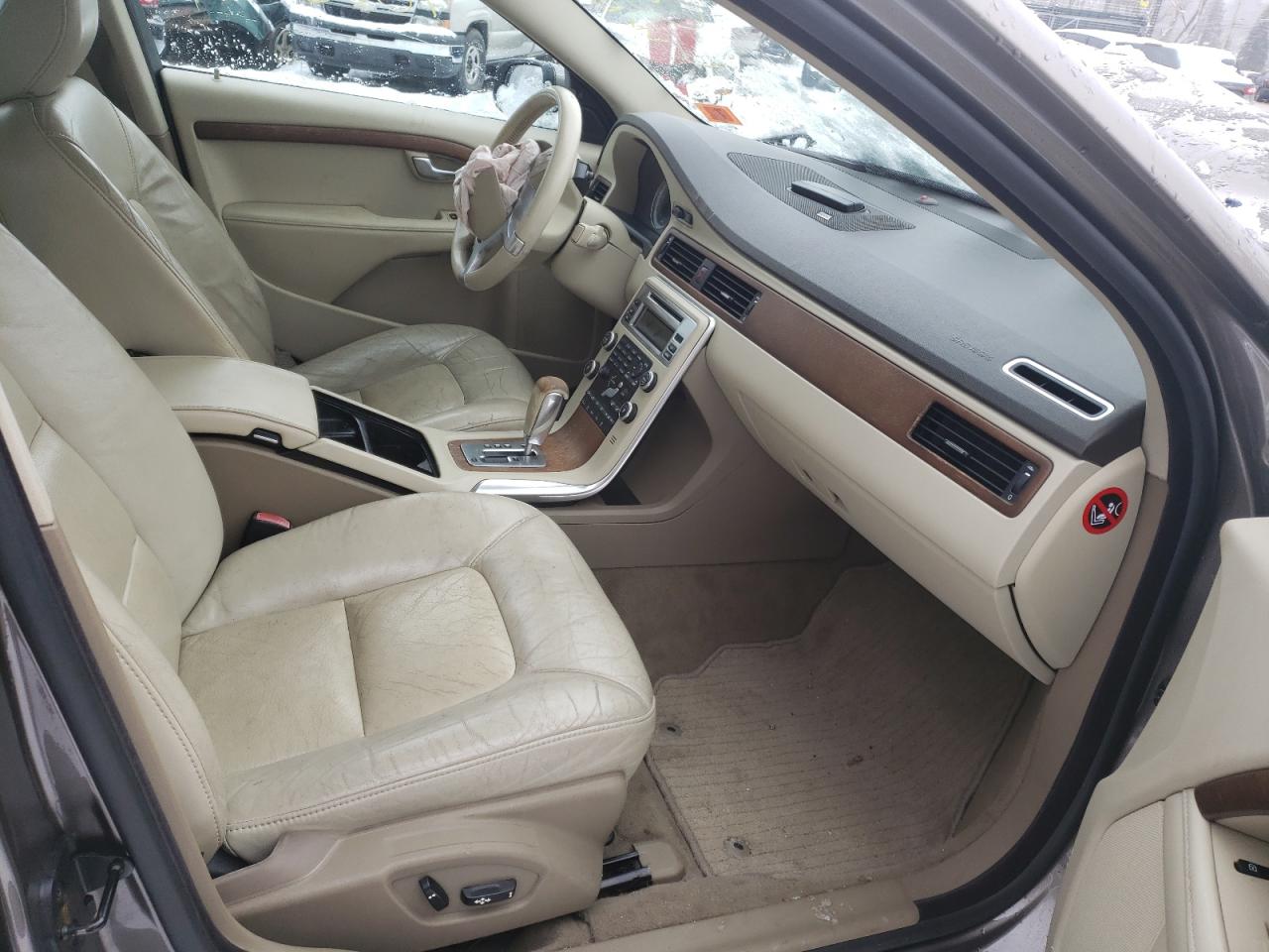 Photo 5 from auction – 2010 VOLVO S80 T6 with VIN YV1992AH5A1118225