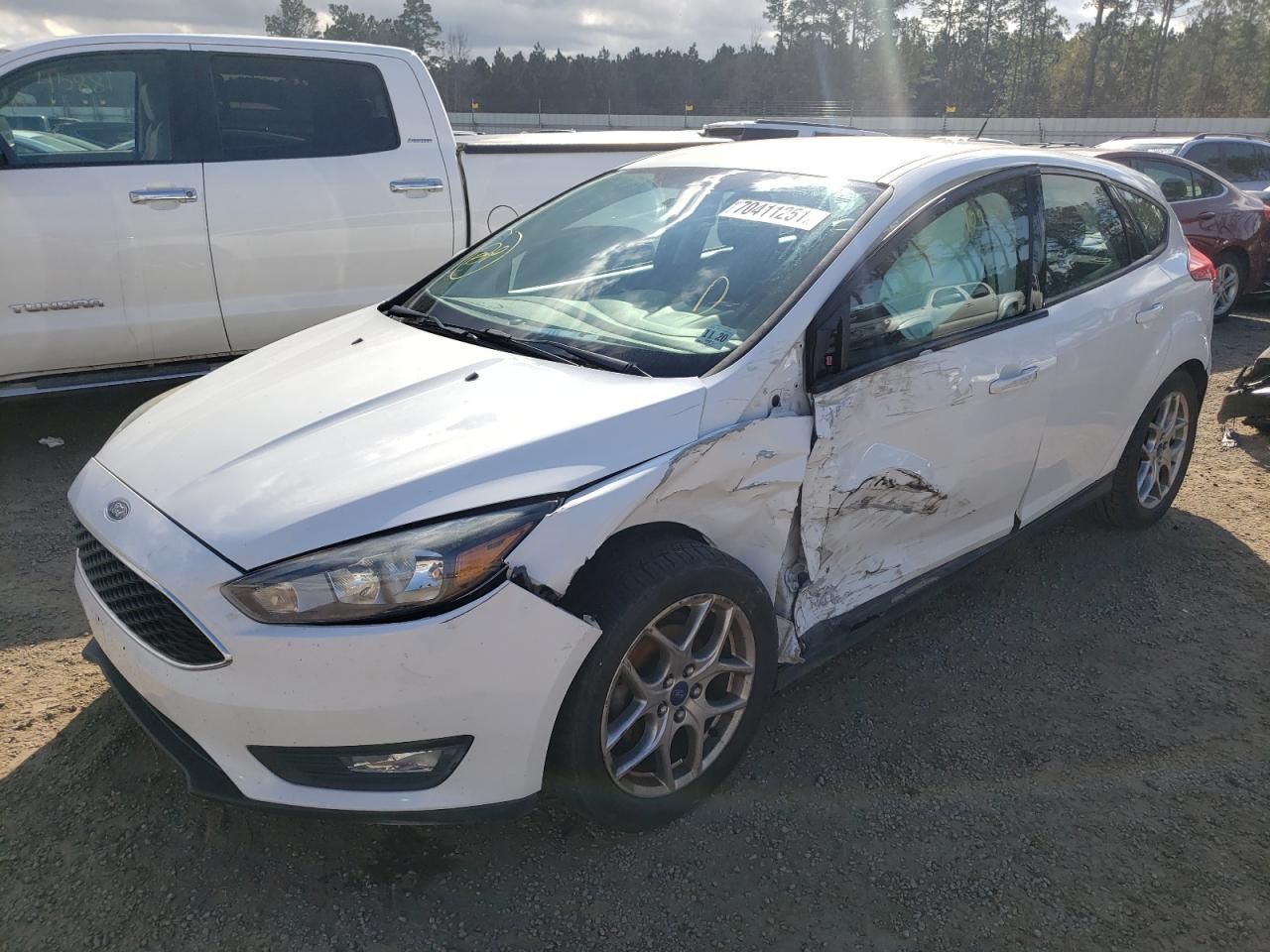 Photo 2 from auction – 2015 FORD FOCUS SE with VIN 1FADP3K25FL290004