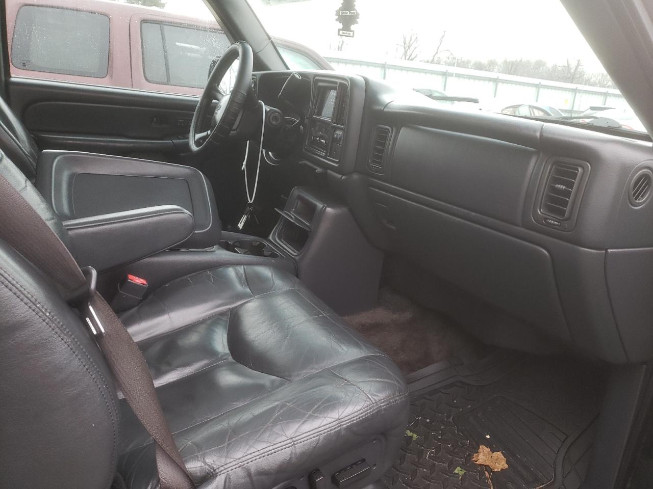 Photo 5 from auction – 2002 CHEVROLET AVALANCHE with VIN 3GNEK13T52G338821