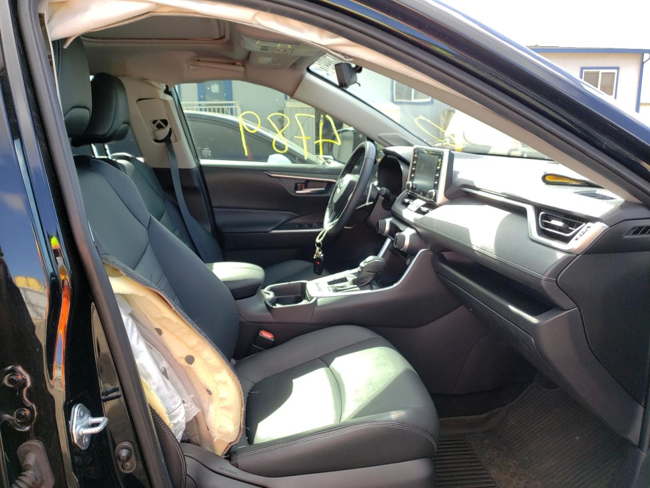 Photo 5 from auction – 2021 TOYOTA RAV4 XLE P with VIN JTMC1RFV3MD063500