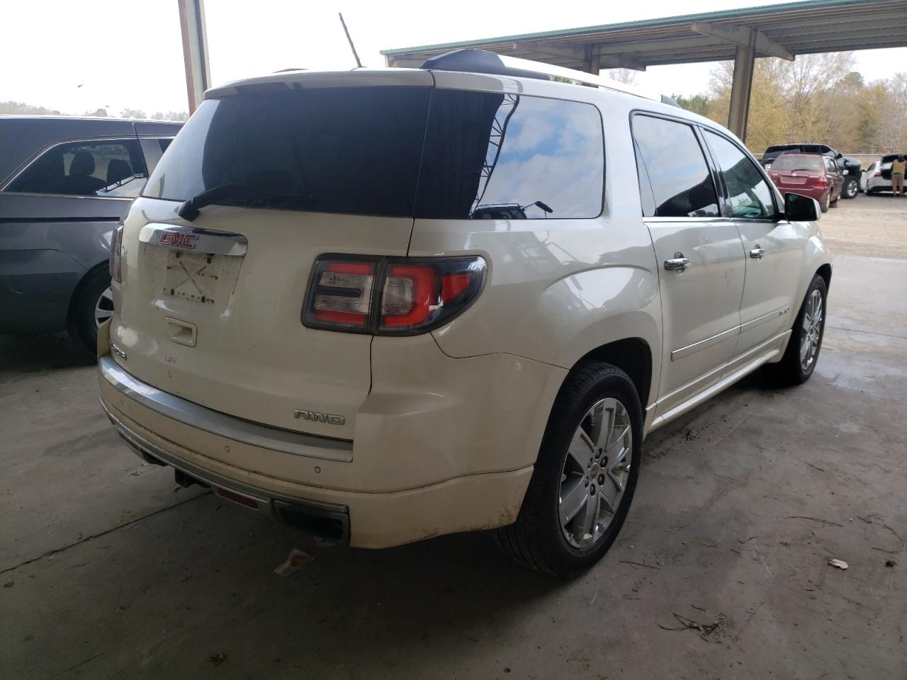 Photo 4 from auction – 2015 GMC ACADIA DEN with VIN 1GKKVTKD1FJ260930
