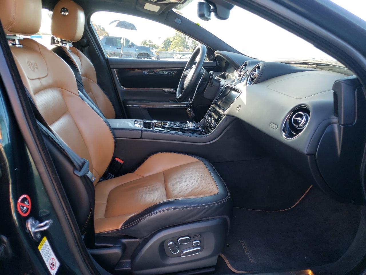 Photo 5 from auction – 2014 JAGUAR XJR with VIN SAJWA2EK2EMV74890
