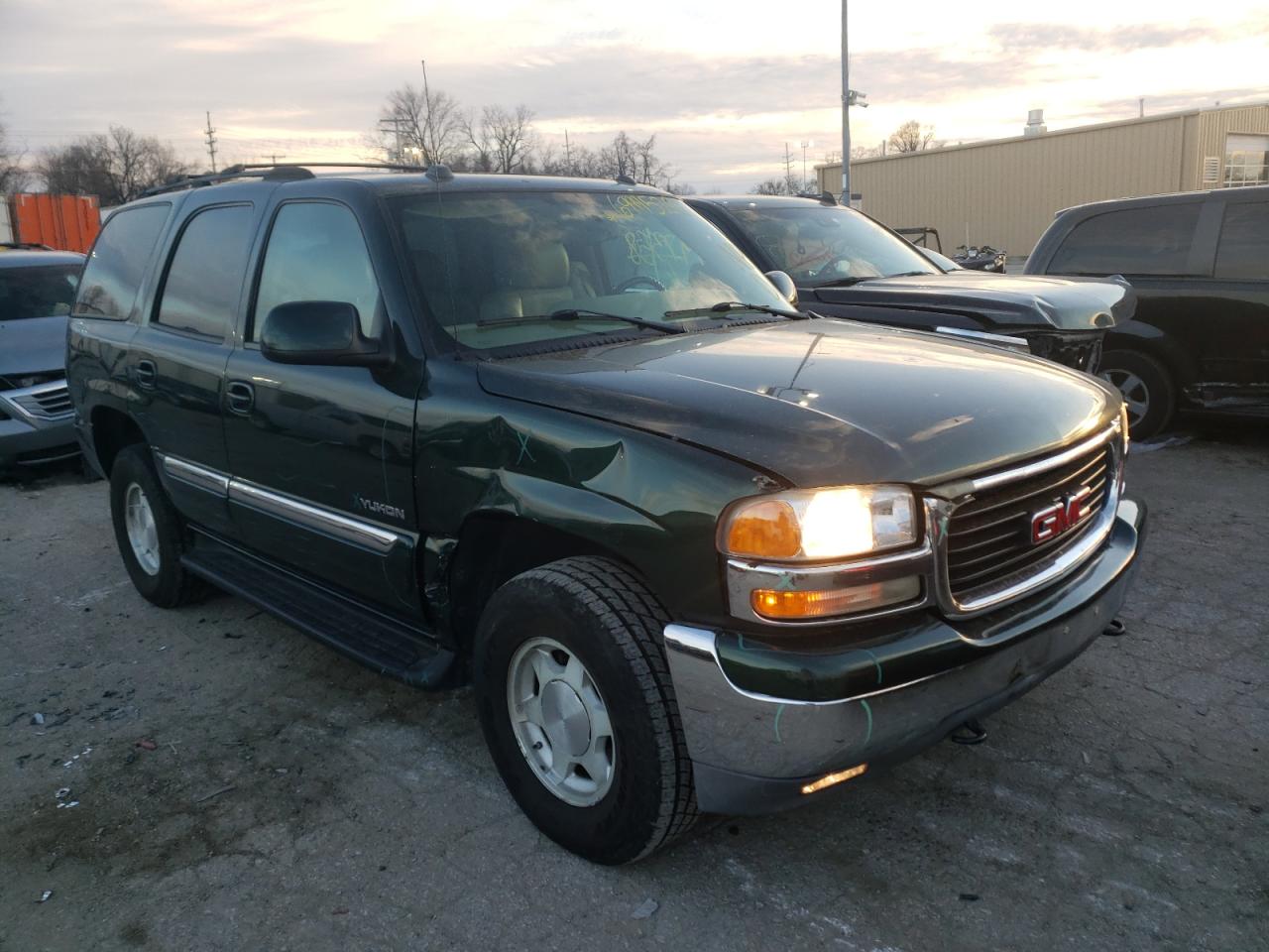 GMC YUKON 2004 with VIN 1GKEK13Z04J242761 - Photo from auction
