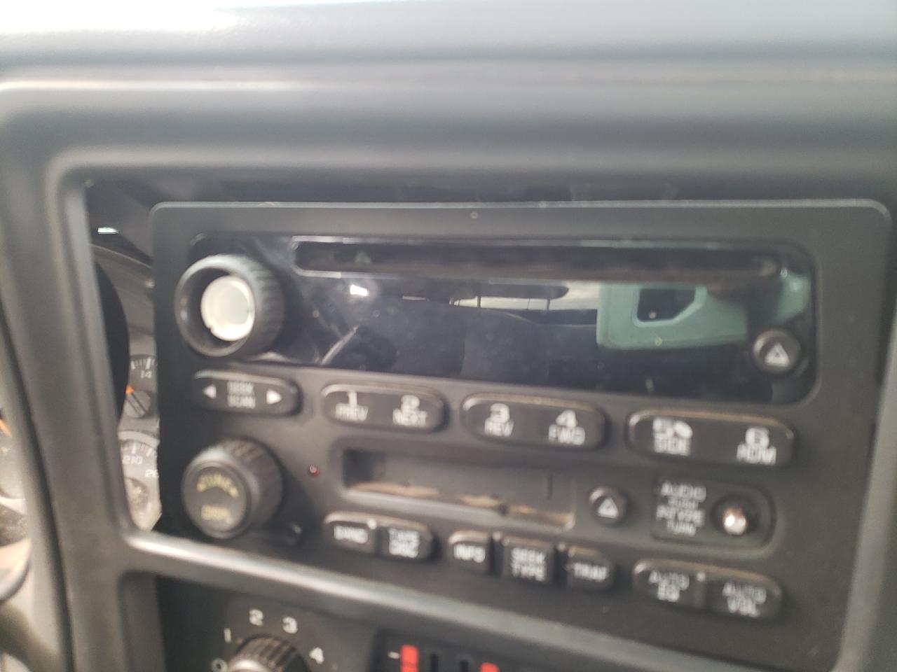 Photo 9 from auction – 2004 GMC NEW SIERRA with VIN 2GTEC19T641304489